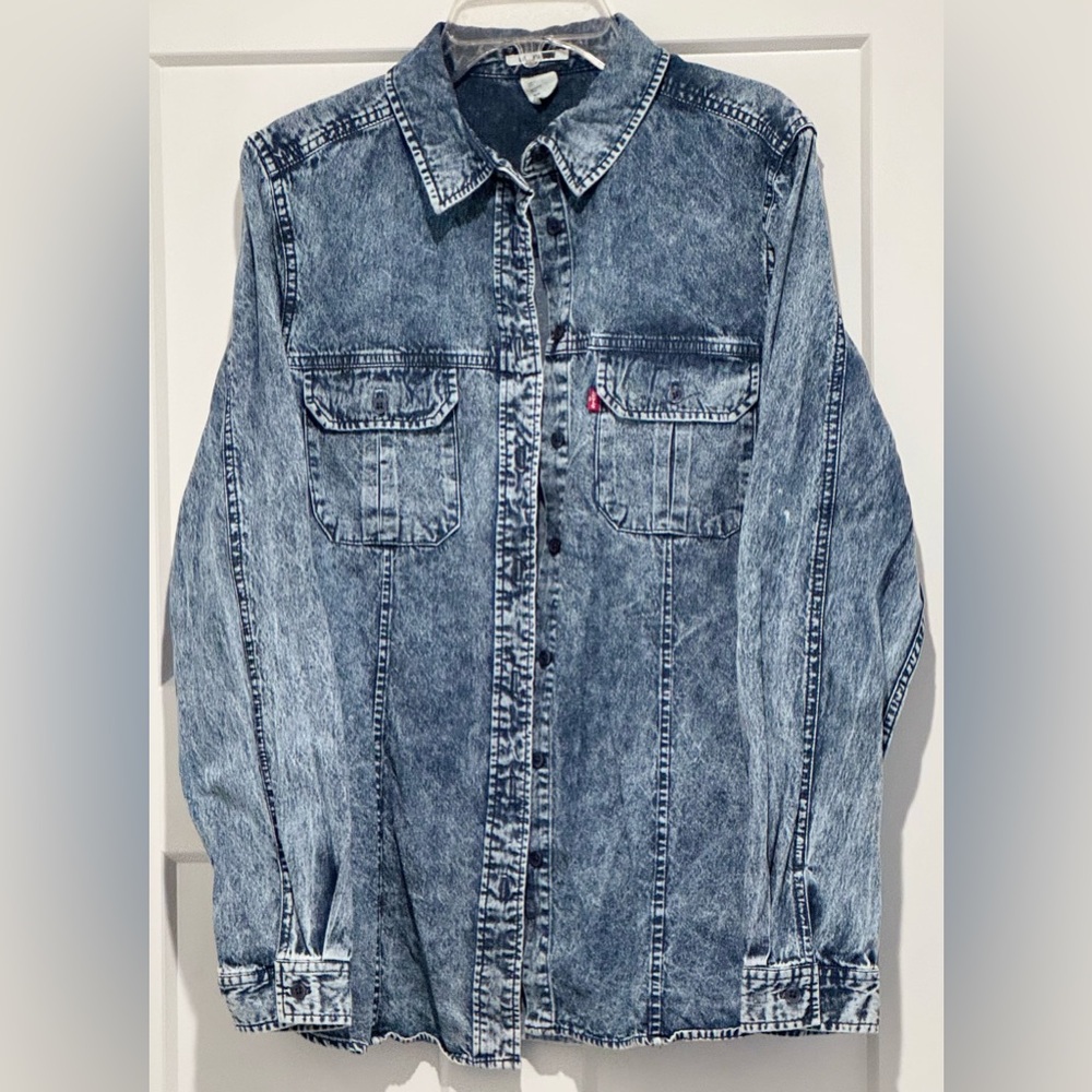 Levi’s Denim Button-Up Shirt